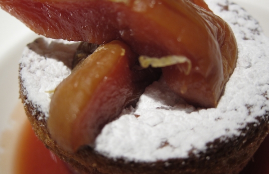 Galleria fotograficaInverno ad Andria, venerd&igrave; 2 dicembre 2011 all'ora di pranzo all'ingresso del ristorante UmamiIl cestino del pane al ristorante Umami di AndriaSua maest&agrave; il Gambero rosso di Gallipoli interpretato da Felice Sgarra con la sua bisque, crema di ricotta, puntarelle, cicoria e rucola, mele renette e una grattata finale di Tartufo Bianco di AlbaCrema di patate con seppie, al nero e in tempura, e doppio caviale, beluga e di scampiBurratina di Andria con ostrica rossaOstriche raccolte in Adriatico a oltre trenta metri di profonditaSpaghettone primo grano, aglio e olio con filetti di cicalaPappardella di grano arso con cime di rape e scampo scottato con farina di taralliRavioli di farina di kamut, ripieni con burrata andriese e pesto di olive leccineBaccal&agrave; morro, cotto dolcemente con olive dolci e pomodoro galatinoIl petto di pollo del cortile, affumicato al rovere con tarassaco e piccola parmigiana di melanzaneRiflessi nel vetroPrima...e poi dopoTortino di mele cotogne e mandorle di Toritto