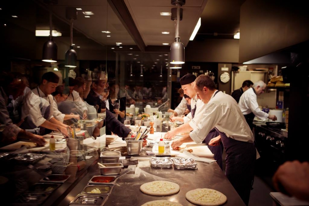 Photogallery






MAYA CALENDAR – All the 2015 communication for I Tigli will enjoy an illustration that Gianluca Biscalchin drew for the purpose: a Maya calendar representing the seasons and the ingredients Padoan usually uses








THE FIRST PIZZA – A contemporary take on the classic Margherita. This is the pizza he prepared for his first clients: «They were my neighbours, in 1994». Margherita was "classic", but Padoan-like: with fresh tomato and buffalo milk mozzarella, warmed on the side and left to drip








TECHNOLOGY OR NOT - «There’s no technology that can help if, when you cook, you do not feel the pleasure of an artisanal work, which does not allow for distraction»








HIS DAUGHTER GAIA - In 1999 Gaia, Simone’s daughter, was born, a key year as on that same year he starts to desire a professional change and a new identity 









RESEARCH – In 2000 Simone starts to analyse his first intuitions into detail. Four years of research on raw materials, cooking and, of course, making bread with mother yeast. This is when his pizza in eight slices was born 





