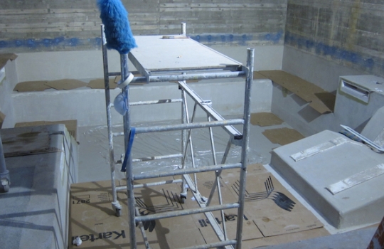 Galleria fotograficaAntonello Colonna nel cantiere di Vallefredda a Labico - RomaIl tetto del resort di Vallefredda, con la pista per le esibizioni delle autoLa piscina all'aperto