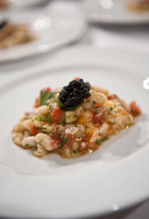 Galleria fotografica






Con Lidia Bastianich (al centro), i protagonisti della seconda e ultima cena di Identità New York, terza edizione: da sinistra, Antonio Guida, Pino Lavarra, Francesco Apreda, Fortunato Nicotra, Cesare Casella e Alex Pilas








I main sponsors di Identità New York danno il benvenuto agli ospiti della cena in Birreria: Grana Padano, Acqua Panna e S.Pellegrino, Lavazza, Mirafiore Fontanafredda e Monograno Felicetti








Domenico Della Salandra, Francesco Apreda, Antonio Guida, Alex Pilas e Oscar Farinetti








165 i coperti complessivi. La cena inizia con un aperitivo a base di Grana Padano Riserva oltre 24 mesi, Bruschetta con olio extravergine d’oliva Ceraudo e nei calici vino MO Mionetto Prosecco di Valdobbiadene Superiore Docg








A sinistra Fortunato Nicotra, al centro Cesare Casella








Paolo Marchi, Antonio Guida, Francesco Apreda








Domenico Della Salandra, assistente chef di Identità





