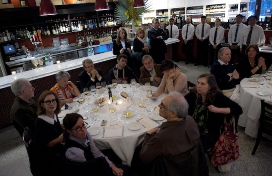 Galleria fotograficaIn primo piano a destra l'ad di Expo 2015, Giuseppe Sala. Al tavolo con lui, c'erano&nbsp;Stefano Gatti della direzione Affari Internazionali di&nbsp;Expo, Maria Sacconi di Alitalia, Renato Bassi del&nbsp;Monte dei Paschi di Siena, il&nbsp;Console Generale d&rsquo;Italia a New York&nbsp;Natalia Quintavalle,&nbsp;Dorothy Hamilton dell'International Culinary Center, il presidente di Alma Enzo Malanca, Mitchell Davis di&nbsp;James Beard Foundation e&nbsp;Massimiliano Cattozzi di Intesa San PaoloDa sinsitra, Vittoria Beria, relazioni internazionali Expo 2015; Antonio Lucarelli, dell'Italian Trade Commission New York, Elisabetta Serraiotto del Consorzio Grana Padano e&nbsp;Riccardo Felicetti, presidente Unione pastai italianiSecondo da destra,  Clement Vachon,&nbsp;relazioni, eventi e comunicazione S.Pellegrino