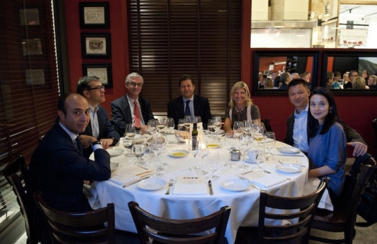 Galleria fotograficaIn primo piano a destra l'ad di Expo 2015, Giuseppe Sala. Al tavolo con lui, c'erano&nbsp;Stefano Gatti della direzione Affari Internazionali di&nbsp;Expo, Maria Sacconi di Alitalia, Renato Bassi del&nbsp;Monte dei Paschi di Siena, il&nbsp;Console Generale d&rsquo;Italia a New York&nbsp;Natalia Quintavalle,&nbsp;Dorothy Hamilton dell'International Culinary Center, il presidente di Alma Enzo Malanca, Mitchell Davis di&nbsp;James Beard Foundation e&nbsp;Massimiliano Cattozzi di Intesa San PaoloDa sinsitra, Vittoria Beria, relazioni internazionali Expo 2015; Antonio Lucarelli, dell'Italian Trade Commission New York, Elisabetta Serraiotto del Consorzio Grana Padano e&nbsp;Riccardo Felicetti, presidente Unione pastai italianiSecondo da destra,  Clement Vachon,&nbsp;relazioni, eventi e comunicazione S.PellegrinoAl tavolo con l'assessore alle Attivit&agrave; produttive del Comune di Milano Franco D'Alfonso, Chiara Lamera,&nbsp;relazioni internazionali&nbsp;Expo Milano 2015 &nbsp;e i giornalisti Julia Della Croce del New York Times e Washington Post;&nbsp;Sharon Kapnick di Time e Food & Wine,&nbsp;Charles e Michelle Scicolone, di I-Italy,&nbsp;Bon Appetit e Food & Wine e Carla Frank di&nbsp;Cooking Light