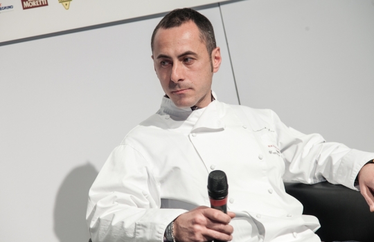 Galleria fotografica






Attovagliati a Identità di Sala, Mariella Cedroni e Massimo Bottura








Renato Bosco








Seconda edizione di Identità di Pizza








Lello Ravagnan da Chirignago








Beppe Palmieri, glocal di sala













Rossella Gardini, Gianluca Biscalchin, Roberta Schira e Paolo Marchi








Rossella Gardini








Gianluca Biscalchin, Gianluca Fusto e Carla Icardi








Sotto i cioccolatini, Cristina Viggè








Gianluca Biscalchin, presentatore di Identità Libri








Camilla Baresani, Viviana Varese e Fiorenza Auriemma








Sandra Ciciriello, passione ittica








Camilla Baresani, Licia Granello e Maida Mercuri








Gianluca Biscalchin e Andrea Vitali





