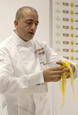 Galleria fotograficaLorenzo Cogo d'El Coq di Marano Vicentino (foto Michele Bella)Aurora Mazzucchelli del Marconi&nbsp;di Sasso Marconi (Bologna) e Viviana Varese di Alice a Milano&nbsp;(foto Michele Bella)In primo piano il giovane Daniel Berlin, cuoco di Malmoe in Svezia. Alle sue spalle, il giornalista connazionale Mattias Kroon&nbsp;(foto Michele Bella)Sandra Ciciriello, donna di sala e recruiting pesce di Alice a Milano&nbsp;(foto Michele Bella)Antonia Klugmann del Ridotto a Venezia con la giornalista Errica Tamani (di spalle, foto Michele Bella)Enrico Panero di Eataly a Genova (foto Michele Bella)Iside De Cesare della Parolina di Acquapendente (Viterbo)&nbsp;(foto Michele Bella)Sergio Humada, cuoco catalano dell'Alma di Barcellona&nbsp;(foto Michele Bella)Stevie Parle del Dock Kitchen di Londra&nbsp;(foto Michele Bella)Franco Aliberti, cuoco dell'Osteria Francescana di Modena, dialoga con il giornalista Carlo Passera (foto Michele Bella)Marianna Vitale (a destra) con la sua assistente. Al centro, la giornalista e presentatrice dell'intera giornata di Identit&agrave; Donna&nbsp;Errica Tamani (foto&nbsp;Michele Bella)Chiara Patracchini, pasticcera della Credenza di San Maurizio Canavese (Torino)&nbsp;(foto&nbsp;Michele Bella)
&nbsp;Andrea Aprea del Vun del Park Hyatt&nbsp;di Milano (foto&nbsp;Michele Bella)Nino Di Costanzo del Mosaico dell'Hotel Terme Manzi di Ischia (Napoli). Alle sue spalle, la giornalista Eleonora Cozzella (foto&nbsp;Michele Bella)
&nbsp;Francesco Sposito della Taverna Estia di Brusciano (Napoli)&nbsp;(foto&nbsp;Michele Bella)
&nbsp;Beppe Rambaldi, spalla solida di Davide Scabin al Combal.Zero e nelle due lezioni di Identit&agrave; Milano 2012&nbsp;(foto&nbsp;Michele Bella)
&nbsp;