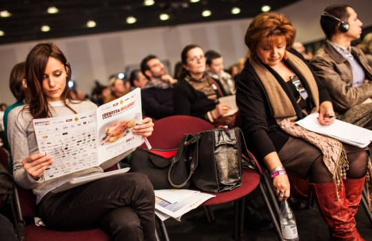 Galleria fotograficaAssalto a Kobe DesramaultsEmilie Rey ed Eric Pras: coppia dolce"Percorsi" di Gianluca Fusto: doppia presentazione del libro, doppi applausiThe Fat Duck Trio: 5 anni dopo Heston Blumenthal, il ristorante di Bray torna sul palco milanese con James Petrie, Jonny Lake e Hideko KawaHeinz Beck e il suo braccio armato dolce Giuseppe Amato