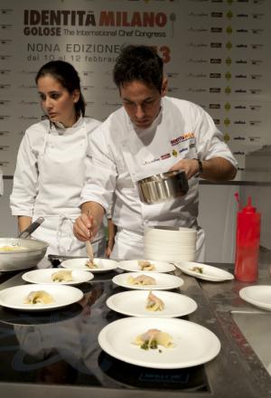 Galleria fotografica






Attovagliati a Identità di Sala, Mariella Cedroni e Massimo Bottura








Renato Bosco








Seconda edizione di Identità di Pizza








Lello Ravagnan da Chirignago








Beppe Palmieri, glocal di sala













Rossella Gardini, Gianluca Biscalchin, Roberta Schira e Paolo Marchi








Rossella Gardini








Gianluca Biscalchin, Gianluca Fusto e Carla Icardi








Sotto i cioccolatini, Cristina Viggè








Gianluca Biscalchin, presentatore di Identità Libri








Camilla Baresani, Viviana Varese e Fiorenza Auriemma








Sandra Ciciriello, passione ittica








Camilla Baresani, Licia Granello e Maida Mercuri








Gianluca Biscalchin e Andrea Vitali








Francesco Apreda








Francescon Apreda e Antonio Paolini








Paolo Marchi presenta la sua ultima fatica editoriale








Il team di Guido Tommasi, presente con due titoli: Pan'Ino e Cucina di Roma e del Lazio








Leonardo Romanelli








 Cinzia Benzi, musa del Sauternes con Laura Di Cosimo








Simone Salvini e Marco Bianchi








Matteo Baronetto, 18 anni di pasta da Cracco 








Roberto Petza: la pasta e la Sardegna








Assaggi everywhere





