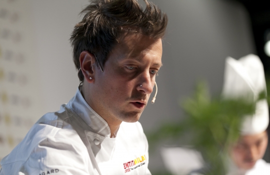 Galleria fotografica






Attovagliati a Identità di Sala, Mariella Cedroni e Massimo Bottura








Renato Bosco








Seconda edizione di Identità di Pizza








Lello Ravagnan da Chirignago








Beppe Palmieri, glocal di sala













Rossella Gardini, Gianluca Biscalchin, Roberta Schira e Paolo Marchi








Rossella Gardini








Gianluca Biscalchin, Gianluca Fusto e Carla Icardi








Sotto i cioccolatini, Cristina Viggè








Gianluca Biscalchin, presentatore di Identità Libri








Camilla Baresani, Viviana Varese e Fiorenza Auriemma








Sandra Ciciriello, passione ittica








Camilla Baresani, Licia Granello e Maida Mercuri








Gianluca Biscalchin e Andrea Vitali








Francesco Apreda








Francescon Apreda e Antonio Paolini








Paolo Marchi presenta la sua ultima fatica editoriale








Il team di Guido Tommasi, presente con due titoli: Pan'Ino e Cucina di Roma e del Lazio








Leonardo Romanelli








 Cinzia Benzi, musa del Sauternes con Laura Di Cosimo








Simone Salvini e Marco Bianchi








Matteo Baronetto, 18 anni di pasta da Cracco 








Roberto Petza: la pasta e la Sardegna








Assaggi everywhere








Domenico Della Salandra, colonna in cucina








Fran Rizzuti, pasta lucana





