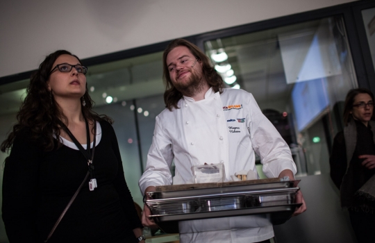 Galleria fotograficaAssalto a Kobe DesramaultsEmilie Rey ed Eric Pras: coppia dolce"Percorsi" di Gianluca Fusto: doppia presentazione del libro, doppi applausiThe Fat Duck Trio: 5 anni dopo Heston Blumenthal, il ristorante di Bray torna sul palco milanese con James Petrie, Jonny Lake e Hideko KawaHeinz Beck e il suo braccio armato dolce Giuseppe AmatoMassimiliano Alajmo: J come PjizzaFabio Barbaglini, Ezio Santin e Massimiliano Alajmo: dietro al maestroI fratelli Castanho: l'Amazzonia di Belem&nbsp;Rafa Pe&ntilde;a e il suo aiutante: giovent&ugrave; catalanaFrancesca Barberini, Andrea Petrini, Bertrand Gr&eacute;baut e Theo DanyAngel Leon, il pesce alle Colonne d'Ercole