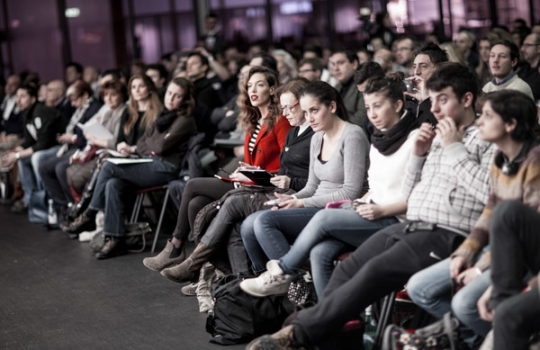 Galleria fotograficaAssalto a Kobe DesramaultsEmilie Rey ed Eric Pras: coppia dolce"Percorsi" di Gianluca Fusto: doppia presentazione del libro, doppi applausiThe Fat Duck Trio: 5 anni dopo Heston Blumenthal, il ristorante di Bray torna sul palco milanese con James Petrie, Jonny Lake e Hideko KawaHeinz Beck e il suo braccio armato dolce Giuseppe AmatoMassimiliano Alajmo: J come PjizzaFabio Barbaglini, Ezio Santin e Massimiliano Alajmo: dietro al maestroI fratelli Castanho: l'Amazzonia di Belem&nbsp;Rafa Pe&ntilde;a e il suo aiutante: giovent&ugrave; catalanaFrancesca Barberini, Andrea Petrini, Bertrand Gr&eacute;baut e Theo DanyAngel Leon, il pesce alle Colonne d'ErcoleGiulia Corradetti, Magnus Nilsson e Lisa MarchesiRyan Clift: il cocktail-pairingCarlo Cracco e Matteo Baronetto: le basi dell'acidoOscar Farinetti e Clement VachonMassimo Bottura. Sullo sfondo, Davide Di Fabio&nbsp;Il giubilo di Dominique PersooneDavide Scabin e il suo secondo Giuseppe RambaldiTonino Cannavacciuolo e Gennaro EspositoPieter LonnevilleNella selva di arti, Gert De MangeleerGianluca Fusto, spettatore del Dossier DessertIrina Freguia e Ivan CrispoMaxime Meilleur: superlativoLo squadrone del Coq di Lorenzo CogoClaudio CeroniA sinistra, si riconosce Giuliano BadessariDaniel Humm e Stefano VeglianiPietro Zito e Paolo Marchi: le genesi del rispettoFranco Pepe, Francesca Romana Barberini e Simone PadoanA destra, David Kinch con Jacob PilarskiI Crippa boysCristina Bowerman: concentrataLivia ChiriottiTarsia Trevisan