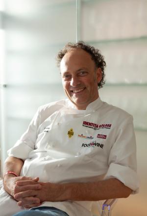 Galleria fotografica






I dolci di Luca Montersino e Gianluca Esposito


















Grana Padano








Luca Montersino, goloso di salute








Ian D'Agata, in piedi, e Fabio Turchetti, protagonisti delle degustazioni








Fontalloro protagonista tra i vini


















Gianluca Esposito, ristorante Italia di Eataly Roma





