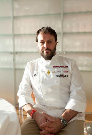 Galleria fotografica






I dolci di Luca Montersino e Gianluca Esposito


















Grana Padano








Luca Montersino, goloso di salute








Ian D'Agata, in piedi, e Fabio Turchetti, protagonisti delle degustazioni








Fontalloro protagonista tra i vini


















Gianluca Esposito, ristorante Italia di Eataly Roma








Moreno Cedroni, Madonnina del Pescatore a Senigallia (Ancona)








Arcangelo Dandini, L'Arcangelo, Roma Prati





