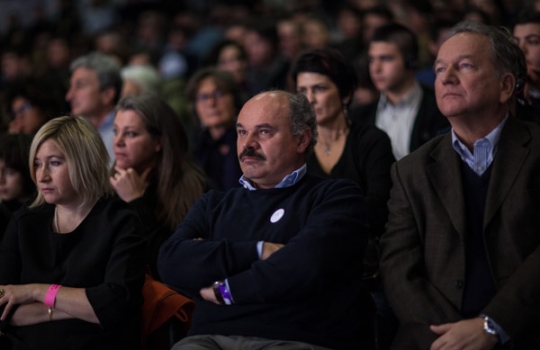 Galleria fotograficaAssalto a Kobe DesramaultsEmilie Rey ed Eric Pras: coppia dolce"Percorsi" di Gianluca Fusto: doppia presentazione del libro, doppi applausiThe Fat Duck Trio: 5 anni dopo Heston Blumenthal, il ristorante di Bray torna sul palco milanese con James Petrie, Jonny Lake e Hideko KawaHeinz Beck e il suo braccio armato dolce Giuseppe AmatoMassimiliano Alajmo: J come PjizzaFabio Barbaglini, Ezio Santin e Massimiliano Alajmo: dietro al maestroI fratelli Castanho: l'Amazzonia di Belem&nbsp;Rafa Pe&ntilde;a e il suo aiutante: giovent&ugrave; catalanaFrancesca Barberini, Andrea Petrini, Bertrand Gr&eacute;baut e Theo DanyAngel Leon, il pesce alle Colonne d'ErcoleGiulia Corradetti, Magnus Nilsson e Lisa MarchesiRyan Clift: il cocktail-pairingCarlo Cracco e Matteo Baronetto: le basi dell'acido