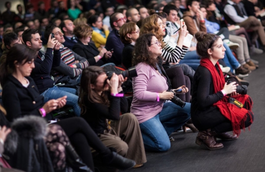Galleria fotograficaAssalto a Kobe DesramaultsEmilie Rey ed Eric Pras: coppia dolce"Percorsi" di Gianluca Fusto: doppia presentazione del libro, doppi applausiThe Fat Duck Trio: 5 anni dopo Heston Blumenthal, il ristorante di Bray torna sul palco milanese con James Petrie, Jonny Lake e Hideko KawaHeinz Beck e il suo braccio armato dolce Giuseppe AmatoMassimiliano Alajmo: J come PjizzaFabio Barbaglini, Ezio Santin e Massimiliano Alajmo: dietro al maestroI fratelli Castanho: l'Amazzonia di Belem&nbsp;Rafa Pe&ntilde;a e il suo aiutante: giovent&ugrave; catalanaFrancesca Barberini, Andrea Petrini, Bertrand Gr&eacute;baut e Theo DanyAngel Leon, il pesce alle Colonne d'ErcoleGiulia Corradetti, Magnus Nilsson e Lisa MarchesiRyan Clift: il cocktail-pairingCarlo Cracco e Matteo Baronetto: le basi dell'acidoOscar Farinetti e Clement Vachon