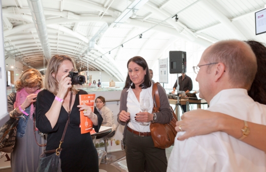 Galleria fotografica






I dolci di Luca Montersino e Gianluca Esposito


















Grana Padano








Luca Montersino, goloso di salute








Ian D'Agata, in piedi, e Fabio Turchetti, protagonisti delle degustazioni








Fontalloro protagonista tra i vini


















Gianluca Esposito, ristorante Italia di Eataly Roma








Moreno Cedroni, Madonnina del Pescatore a Senigallia (Ancona)








Arcangelo Dandini, L'Arcangelo, Roma Prati








Ugo Alciati, Guido a Serralunga d'Alba (Cuneo)








Da sinistra: Ugo Alciati, Moreno Cedroni, Nicola Farinetti, Arcangelo Dandini, Luca Montersino e Gianluca Esposito. Nascosto, Massimo Sola








Alessandra Rotondi, Paolo Marchi, Helmuth Koecher


















Il vitello tonnato di Ugo Alciati








Il Baccalà con salsa di cardamomo, rosa e finocchio di Moreno Cedroni








Luca Montersino e Ugo Alciati








Il Pollo alla romana di Arcangelo Dandini








Moreno Cedroni








Acqua Panna e S.Pellegrino








Claudio Ceroni da Birra Moretti








Emanuele Scarello, Agli Amici, Godia (Udine)








Heinz Beck, La Pergola, Roma








Marianna Vitale, Sud, Quarto (Napoli)





