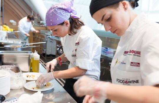 Galleria fotografica






I dolci di Luca Montersino e Gianluca Esposito


















Grana Padano








Luca Montersino, goloso di salute








Ian D'Agata, in piedi, e Fabio Turchetti, protagonisti delle degustazioni








Fontalloro protagonista tra i vini


















Gianluca Esposito, ristorante Italia di Eataly Roma








Moreno Cedroni, Madonnina del Pescatore a Senigallia (Ancona)








Arcangelo Dandini, L'Arcangelo, Roma Prati








Ugo Alciati, Guido a Serralunga d'Alba (Cuneo)








Da sinistra: Ugo Alciati, Moreno Cedroni, Nicola Farinetti, Arcangelo Dandini, Luca Montersino e Gianluca Esposito. Nascosto, Massimo Sola








Alessandra Rotondi, Paolo Marchi, Helmuth Koecher


















Il vitello tonnato di Ugo Alciati








Il Baccalà con salsa di cardamomo, rosa e finocchio di Moreno Cedroni








Luca Montersino e Ugo Alciati








Il Pollo alla romana di Arcangelo Dandini








Moreno Cedroni








Acqua Panna e S.Pellegrino








Claudio Ceroni da Birra Moretti








Emanuele Scarello, Agli Amici, Godia (Udine)








Heinz Beck, La Pergola, Roma








Marianna Vitale, Sud, Quarto (Napoli)








Beck in posa








Marianna Vitale, Heinz Beck, Massimo Sola, Emanuele Scarello e Gianluca Esposito








Alessandra Rotondi, Paolo Marchi, Helmut Koecher, Claudio Ceroni





