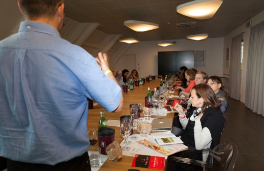 Galleria fotografica






I dolci di Luca Montersino e Gianluca Esposito


















Grana Padano








Luca Montersino, goloso di salute








Ian D'Agata, in piedi, e Fabio Turchetti, protagonisti delle degustazioni








Fontalloro protagonista tra i vini


















Gianluca Esposito, ristorante Italia di Eataly Roma








Moreno Cedroni, Madonnina del Pescatore a Senigallia (Ancona)








Arcangelo Dandini, L'Arcangelo, Roma Prati








Ugo Alciati, Guido a Serralunga d'Alba (Cuneo)








Da sinistra: Ugo Alciati, Moreno Cedroni, Nicola Farinetti, Arcangelo Dandini, Luca Montersino e Gianluca Esposito. Nascosto, Massimo Sola








Alessandra Rotondi, Paolo Marchi, Helmuth Koecher


















Il vitello tonnato di Ugo Alciati








Il Baccalà con salsa di cardamomo, rosa e finocchio di Moreno Cedroni








Luca Montersino e Ugo Alciati








Il Pollo alla romana di Arcangelo Dandini








Moreno Cedroni








Acqua Panna e S.Pellegrino








Claudio Ceroni da Birra Moretti








Emanuele Scarello, Agli Amici, Godia (Udine)








Heinz Beck, La Pergola, Roma








Marianna Vitale, Sud, Quarto (Napoli)








Beck in posa








Marianna Vitale, Heinz Beck, Massimo Sola, Emanuele Scarello e Gianluca Esposito








Alessandra Rotondi, Paolo Marchi, Helmut Koecher, Claudio Ceroni








Marianna Vitale...








... e la sua Cheese cake di baccalà profumato al finocchietto con ceci, pomodori confit e buccia di limone








Il Pollo, patate, limone e caffè di Emanuele Scarello













Il Tonno grigliato con gelatina di vitello alle erbe di Heinz Beck








Birra Moretti





