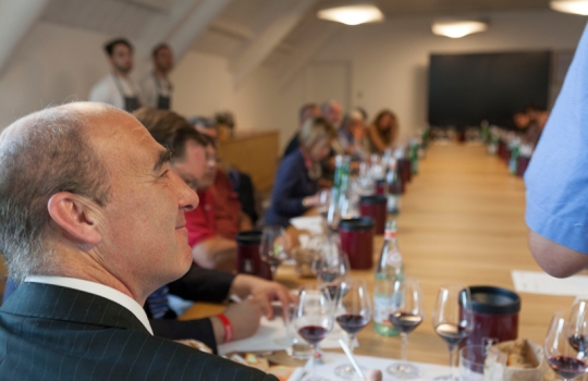 Galleria fotografica






I dolci di Luca Montersino e Gianluca Esposito


















Grana Padano








Luca Montersino, goloso di salute








Ian D'Agata, in piedi, e Fabio Turchetti, protagonisti delle degustazioni








Fontalloro protagonista tra i vini


















Gianluca Esposito, ristorante Italia di Eataly Roma








Moreno Cedroni, Madonnina del Pescatore a Senigallia (Ancona)








Arcangelo Dandini, L'Arcangelo, Roma Prati








Ugo Alciati, Guido a Serralunga d'Alba (Cuneo)








Da sinistra: Ugo Alciati, Moreno Cedroni, Nicola Farinetti, Arcangelo Dandini, Luca Montersino e Gianluca Esposito. Nascosto, Massimo Sola








Alessandra Rotondi, Paolo Marchi, Helmuth Koecher


















Il vitello tonnato di Ugo Alciati








Il Baccalà con salsa di cardamomo, rosa e finocchio di Moreno Cedroni








Luca Montersino e Ugo Alciati








Il Pollo alla romana di Arcangelo Dandini








Moreno Cedroni








Acqua Panna e S.Pellegrino








Claudio Ceroni da Birra Moretti








Emanuele Scarello, Agli Amici, Godia (Udine)








Heinz Beck, La Pergola, Roma








Marianna Vitale, Sud, Quarto (Napoli)








Beck in posa








Marianna Vitale, Heinz Beck, Massimo Sola, Emanuele Scarello e Gianluca Esposito








Alessandra Rotondi, Paolo Marchi, Helmut Koecher, Claudio Ceroni








Marianna Vitale...








... e la sua Cheese cake di baccalà profumato al finocchietto con ceci, pomodori confit e buccia di limone








Il Pollo, patate, limone e caffè di Emanuele Scarello













Il Tonno grigliato con gelatina di vitello alle erbe di Heinz Beck








Birra Moretti








In primo piano, Cinzia Benzi di Magenta Bureau








Nicola Trabucchi e il Falerno





