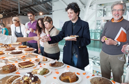 Galleria fotografica






I dolci di Luca Montersino e Gianluca Esposito


















Grana Padano








Luca Montersino, goloso di salute








Ian D'Agata, in piedi, e Fabio Turchetti, protagonisti delle degustazioni








Fontalloro protagonista tra i vini


















Gianluca Esposito, ristorante Italia di Eataly Roma








Moreno Cedroni, Madonnina del Pescatore a Senigallia (Ancona)








Arcangelo Dandini, L'Arcangelo, Roma Prati








Ugo Alciati, Guido a Serralunga d'Alba (Cuneo)








Da sinistra: Ugo Alciati, Moreno Cedroni, Nicola Farinetti, Arcangelo Dandini, Luca Montersino e Gianluca Esposito. Nascosto, Massimo Sola








Alessandra Rotondi, Paolo Marchi, Helmuth Koecher


















Il vitello tonnato di Ugo Alciati








Il Baccalà con salsa di cardamomo, rosa e finocchio di Moreno Cedroni








Luca Montersino e Ugo Alciati








Il Pollo alla romana di Arcangelo Dandini








Moreno Cedroni








Acqua Panna e S.Pellegrino








Claudio Ceroni da Birra Moretti








Emanuele Scarello, Agli Amici, Godia (Udine)








Heinz Beck, La Pergola, Roma








Marianna Vitale, Sud, Quarto (Napoli)








Beck in posa








Marianna Vitale, Heinz Beck, Massimo Sola, Emanuele Scarello e Gianluca Esposito








Alessandra Rotondi, Paolo Marchi, Helmut Koecher, Claudio Ceroni








Marianna Vitale...








... e la sua Cheese cake di baccalà profumato al finocchietto con ceci, pomodori confit e buccia di limone








Il Pollo, patate, limone e caffè di Emanuele Scarello













Il Tonno grigliato con gelatina di vitello alle erbe di Heinz Beck








Birra Moretti








In primo piano, Cinzia Benzi di Magenta Bureau








Nicola Trabucchi e il Falerno








Helmuth Köcher






