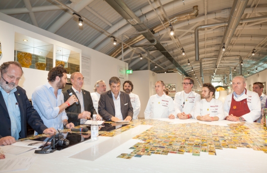 Galleria fotografica






I dolci di Luca Montersino e Gianluca Esposito


















Grana Padano








Luca Montersino, goloso di salute








Ian D'Agata, in piedi, e Fabio Turchetti, protagonisti delle degustazioni








Fontalloro protagonista tra i vini


















Gianluca Esposito, ristorante Italia di Eataly Roma








Moreno Cedroni, Madonnina del Pescatore a Senigallia (Ancona)








Arcangelo Dandini, L'Arcangelo, Roma Prati








Ugo Alciati, Guido a Serralunga d'Alba (Cuneo)








Da sinistra: Ugo Alciati, Moreno Cedroni, Nicola Farinetti, Arcangelo Dandini, Luca Montersino e Gianluca Esposito. Nascosto, Massimo Sola








Alessandra Rotondi, Paolo Marchi, Helmuth Koecher


















Il vitello tonnato di Ugo Alciati








Il Baccalà con salsa di cardamomo, rosa e finocchio di Moreno Cedroni








Luca Montersino e Ugo Alciati








Il Pollo alla romana di Arcangelo Dandini








Moreno Cedroni








Acqua Panna e S.Pellegrino








Claudio Ceroni da Birra Moretti








Emanuele Scarello, Agli Amici, Godia (Udine)








Heinz Beck, La Pergola, Roma








Marianna Vitale, Sud, Quarto (Napoli)








Beck in posa








Marianna Vitale, Heinz Beck, Massimo Sola, Emanuele Scarello e Gianluca Esposito








Alessandra Rotondi, Paolo Marchi, Helmut Koecher, Claudio Ceroni








Marianna Vitale...








... e la sua Cheese cake di baccalà profumato al finocchietto con ceci, pomodori confit e buccia di limone








Il Pollo, patate, limone e caffè di Emanuele Scarello













Il Tonno grigliato con gelatina di vitello alle erbe di Heinz Beck








Birra Moretti








In primo piano, Cinzia Benzi di Magenta Bureau








Nicola Trabucchi e il Falerno








Helmuth Köcher


















Francesco Apreda, Imago dell'Hotel Hassler, Roma








Elisa Pella di Magenta Bureau e Davide Scabin, Combal.zero, Rivoli (Torino)








Scabin con Daria Abbondi di Magenta Bureau








Il Cous cous al curry indiano, abbacchio alla brace inversa e fluido di pasta al pomodoro di Francesco Apreda








Davide Scabin










