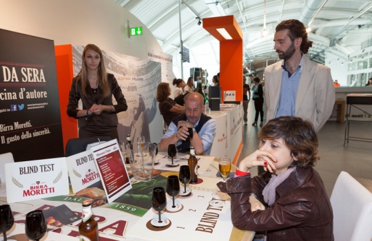 Galleria fotografica






I dolci di Luca Montersino e Gianluca Esposito


















Grana Padano








Luca Montersino, goloso di salute








Ian D'Agata, in piedi, e Fabio Turchetti, protagonisti delle degustazioni








Fontalloro protagonista tra i vini


















Gianluca Esposito, ristorante Italia di Eataly Roma








Moreno Cedroni, Madonnina del Pescatore a Senigallia (Ancona)








Arcangelo Dandini, L'Arcangelo, Roma Prati








Ugo Alciati, Guido a Serralunga d'Alba (Cuneo)








Da sinistra: Ugo Alciati, Moreno Cedroni, Nicola Farinetti, Arcangelo Dandini, Luca Montersino e Gianluca Esposito. Nascosto, Massimo Sola








Alessandra Rotondi, Paolo Marchi, Helmuth Koecher


















Il vitello tonnato di Ugo Alciati








Il Baccalà con salsa di cardamomo, rosa e finocchio di Moreno Cedroni








Luca Montersino e Ugo Alciati








Il Pollo alla romana di Arcangelo Dandini








Moreno Cedroni








Acqua Panna e S.Pellegrino








Claudio Ceroni da Birra Moretti








Emanuele Scarello, Agli Amici, Godia (Udine)








Heinz Beck, La Pergola, Roma








Marianna Vitale, Sud, Quarto (Napoli)








Beck in posa








Marianna Vitale, Heinz Beck, Massimo Sola, Emanuele Scarello e Gianluca Esposito








Alessandra Rotondi, Paolo Marchi, Helmut Koecher, Claudio Ceroni








Marianna Vitale...








... e la sua Cheese cake di baccalà profumato al finocchietto con ceci, pomodori confit e buccia di limone








Il Pollo, patate, limone e caffè di Emanuele Scarello













Il Tonno grigliato con gelatina di vitello alle erbe di Heinz Beck








Birra Moretti








In primo piano, Cinzia Benzi di Magenta Bureau








Nicola Trabucchi e il Falerno








Helmuth Köcher


















Francesco Apreda, Imago dell'Hotel Hassler, Roma








Elisa Pella di Magenta Bureau e Davide Scabin, Combal.zero, Rivoli (Torino)








Scabin con Daria Abbondi di Magenta Bureau








Il Cous cous al curry indiano, abbacchio alla brace inversa e fluido di pasta al pomodoro di Francesco Apreda








Davide Scabin


















Davide Scabin, Marco Stabile e Francesco Apreda























Gli Gnocchi alla romanara di Davide Scabin








Il Vitello Palamitè di Marco Stabile








Manuel e Christian Costardi, Cinzia di Vercelli








Cristina Bowerman, Glass Hostaria, Roma








Alice Delcourt, Erba Brusca, Milano








Il Polletto Borgogna di Cristina Bowerman








Il Cous Cous primavera con cipolle bruciate, formaggio di capra, pistacchi e menta di Alice Delcourt













Da sinistra, Claudio Ceroni, Christian e Manuel Costardi, Cristina Bowerman, Alice Delcourt










