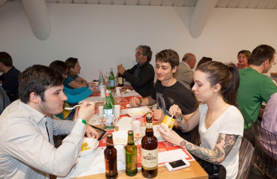 Galleria fotografica






I dolci di Luca Montersino e Gianluca Esposito


















Grana Padano








Luca Montersino, goloso di salute








Ian D'Agata, in piedi, e Fabio Turchetti, protagonisti delle degustazioni








Fontalloro protagonista tra i vini


















Gianluca Esposito, ristorante Italia di Eataly Roma








Moreno Cedroni, Madonnina del Pescatore a Senigallia (Ancona)








Arcangelo Dandini, L'Arcangelo, Roma Prati








Ugo Alciati, Guido a Serralunga d'Alba (Cuneo)








Da sinistra: Ugo Alciati, Moreno Cedroni, Nicola Farinetti, Arcangelo Dandini, Luca Montersino e Gianluca Esposito. Nascosto, Massimo Sola








Alessandra Rotondi, Paolo Marchi, Helmuth Koecher


















Il vitello tonnato di Ugo Alciati








Il Baccalà con salsa di cardamomo, rosa e finocchio di Moreno Cedroni








Luca Montersino e Ugo Alciati








Il Pollo alla romana di Arcangelo Dandini








Moreno Cedroni








Acqua Panna e S.Pellegrino








Claudio Ceroni da Birra Moretti








Emanuele Scarello, Agli Amici, Godia (Udine)








Heinz Beck, La Pergola, Roma








Marianna Vitale, Sud, Quarto (Napoli)








Beck in posa








Marianna Vitale, Heinz Beck, Massimo Sola, Emanuele Scarello e Gianluca Esposito








Alessandra Rotondi, Paolo Marchi, Helmut Koecher, Claudio Ceroni








Marianna Vitale...








... e la sua Cheese cake di baccalà profumato al finocchietto con ceci, pomodori confit e buccia di limone








Il Pollo, patate, limone e caffè di Emanuele Scarello













Il Tonno grigliato con gelatina di vitello alle erbe di Heinz Beck








Birra Moretti








In primo piano, Cinzia Benzi di Magenta Bureau








Nicola Trabucchi e il Falerno








Helmuth Köcher


















Francesco Apreda, Imago dell'Hotel Hassler, Roma








Elisa Pella di Magenta Bureau e Davide Scabin, Combal.zero, Rivoli (Torino)








Scabin con Daria Abbondi di Magenta Bureau








Il Cous cous al curry indiano, abbacchio alla brace inversa e fluido di pasta al pomodoro di Francesco Apreda








Davide Scabin


















Davide Scabin, Marco Stabile e Francesco Apreda























Gli Gnocchi alla romanara di Davide Scabin








Il Vitello Palamitè di Marco Stabile








Manuel e Christian Costardi, Cinzia di Vercelli








Cristina Bowerman, Glass Hostaria, Roma








Alice Delcourt, Erba Brusca, Milano








Il Polletto Borgogna di Cristina Bowerman








Il Cous Cous primavera con cipolle bruciate, formaggio di capra, pistacchi e menta di Alice Delcourt













Da sinistra, Claudio Ceroni, Christian e Manuel Costardi, Cristina Bowerman, Alice Delcourt













In primo piano, Claudia Orlandi di Magenta Bureau








Il Risotto alla carbonara dei Costardi





