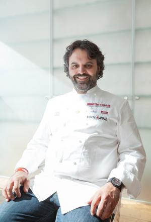 Galleria fotografica






I dolci di Luca Montersino e Gianluca Esposito


















Grana Padano








Luca Montersino, goloso di salute








Ian D'Agata, in piedi, e Fabio Turchetti, protagonisti delle degustazioni








Fontalloro protagonista tra i vini


















Gianluca Esposito, ristorante Italia di Eataly Roma








Moreno Cedroni, Madonnina del Pescatore a Senigallia (Ancona)








Arcangelo Dandini, L'Arcangelo, Roma Prati








Ugo Alciati, Guido a Serralunga d'Alba (Cuneo)








Da sinistra: Ugo Alciati, Moreno Cedroni, Nicola Farinetti, Arcangelo Dandini, Luca Montersino e Gianluca Esposito. Nascosto, Massimo Sola








Alessandra Rotondi, Paolo Marchi, Helmuth Koecher


















Il vitello tonnato di Ugo Alciati








Il Baccalà con salsa di cardamomo, rosa e finocchio di Moreno Cedroni








Luca Montersino e Ugo Alciati








Il Pollo alla romana di Arcangelo Dandini








Moreno Cedroni








Acqua Panna e S.Pellegrino








Claudio Ceroni da Birra Moretti








Emanuele Scarello, Agli Amici, Godia (Udine)








Heinz Beck, La Pergola, Roma








Marianna Vitale, Sud, Quarto (Napoli)








Beck in posa








Marianna Vitale, Heinz Beck, Massimo Sola, Emanuele Scarello e Gianluca Esposito








Alessandra Rotondi, Paolo Marchi, Helmut Koecher, Claudio Ceroni








Marianna Vitale...








... e la sua Cheese cake di baccalà profumato al finocchietto con ceci, pomodori confit e buccia di limone








Il Pollo, patate, limone e caffè di Emanuele Scarello













Il Tonno grigliato con gelatina di vitello alle erbe di Heinz Beck








Birra Moretti








In primo piano, Cinzia Benzi di Magenta Bureau








Nicola Trabucchi e il Falerno








Helmuth Köcher


















Francesco Apreda, Imago dell'Hotel Hassler, Roma








Elisa Pella di Magenta Bureau e Davide Scabin, Combal.zero, Rivoli (Torino)








Scabin con Daria Abbondi di Magenta Bureau








Il Cous cous al curry indiano, abbacchio alla brace inversa e fluido di pasta al pomodoro di Francesco Apreda








Davide Scabin


















Davide Scabin, Marco Stabile e Francesco Apreda























Gli Gnocchi alla romanara di Davide Scabin








Il Vitello Palamitè di Marco Stabile








Manuel e Christian Costardi, Cinzia di Vercelli








Cristina Bowerman, Glass Hostaria, Roma








Alice Delcourt, Erba Brusca, Milano








Il Polletto Borgogna di Cristina Bowerman








Il Cous Cous primavera con cipolle bruciate, formaggio di capra, pistacchi e menta di Alice Delcourt













Da sinistra, Claudio Ceroni, Christian e Manuel Costardi, Cristina Bowerman, Alice Delcourt













In primo piano, Claudia Orlandi di Magenta Bureau








Il Risotto alla carbonara dei Costardi













Luciano Monosilio, Pipero al Rex, Roma





