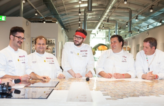 Galleria fotografica






I dolci di Luca Montersino e Gianluca Esposito


















Grana Padano








Luca Montersino, goloso di salute








Ian D'Agata, in piedi, e Fabio Turchetti, protagonisti delle degustazioni








Fontalloro protagonista tra i vini


















Gianluca Esposito, ristorante Italia di Eataly Roma








Moreno Cedroni, Madonnina del Pescatore a Senigallia (Ancona)








Arcangelo Dandini, L'Arcangelo, Roma Prati








Ugo Alciati, Guido a Serralunga d'Alba (Cuneo)








Da sinistra: Ugo Alciati, Moreno Cedroni, Nicola Farinetti, Arcangelo Dandini, Luca Montersino e Gianluca Esposito. Nascosto, Massimo Sola








Alessandra Rotondi, Paolo Marchi, Helmuth Koecher


















Il vitello tonnato di Ugo Alciati








Il Baccalà con salsa di cardamomo, rosa e finocchio di Moreno Cedroni








Luca Montersino e Ugo Alciati








Il Pollo alla romana di Arcangelo Dandini








Moreno Cedroni








Acqua Panna e S.Pellegrino








Claudio Ceroni da Birra Moretti








Emanuele Scarello, Agli Amici, Godia (Udine)








Heinz Beck, La Pergola, Roma








Marianna Vitale, Sud, Quarto (Napoli)








Beck in posa








Marianna Vitale, Heinz Beck, Massimo Sola, Emanuele Scarello e Gianluca Esposito








Alessandra Rotondi, Paolo Marchi, Helmut Koecher, Claudio Ceroni








Marianna Vitale...








... e la sua Cheese cake di baccalà profumato al finocchietto con ceci, pomodori confit e buccia di limone








Il Pollo, patate, limone e caffè di Emanuele Scarello













Il Tonno grigliato con gelatina di vitello alle erbe di Heinz Beck








Birra Moretti








In primo piano, Cinzia Benzi di Magenta Bureau








Nicola Trabucchi e il Falerno








Helmuth Köcher


















Francesco Apreda, Imago dell'Hotel Hassler, Roma








Elisa Pella di Magenta Bureau e Davide Scabin, Combal.zero, Rivoli (Torino)








Scabin con Daria Abbondi di Magenta Bureau








Il Cous cous al curry indiano, abbacchio alla brace inversa e fluido di pasta al pomodoro di Francesco Apreda








Davide Scabin


















Davide Scabin, Marco Stabile e Francesco Apreda























Gli Gnocchi alla romanara di Davide Scabin








Il Vitello Palamitè di Marco Stabile








Manuel e Christian Costardi, Cinzia di Vercelli








Cristina Bowerman, Glass Hostaria, Roma








Alice Delcourt, Erba Brusca, Milano








Il Polletto Borgogna di Cristina Bowerman








Il Cous Cous primavera con cipolle bruciate, formaggio di capra, pistacchi e menta di Alice Delcourt













Da sinistra, Claudio Ceroni, Christian e Manuel Costardi, Cristina Bowerman, Alice Delcourt













In primo piano, Claudia Orlandi di Magenta Bureau








Il Risotto alla carbonara dei Costardi













Luciano Monosilio, Pipero al Rex, Roma








Marco Stabile, Ora d'Aria, Firenze













Fabrizio Ferrari, Al Porticciolo 84, Lecco








Alessandro Roscioli, Roscioli, Roma








Hadj Hassen Nabil, Roscioli, Roma








Alessandro Roscioli, Luciano Monosilio, Hadj Hassen Nabil: i 3 carbonari








Gennaro Esposito, La Torre del Saracino, Vico Equense (Napoli)








Baccalà con le sue trippe, zuppetta di fagioli di Controne e broccoli “foglia d’olivo” di Gennaro Esposito








Il Cous cous del pescatore di Fabrizio Ferrari





