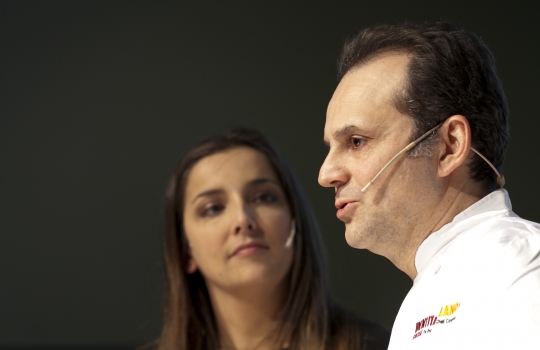 Galleria fotografica






Attovagliati a Identità di Sala, Mariella Cedroni e Massimo Bottura








Renato Bosco








Seconda edizione di Identità di Pizza








Lello Ravagnan da Chirignago








Beppe Palmieri, glocal di sala













Rossella Gardini, Gianluca Biscalchin, Roberta Schira e Paolo Marchi








Rossella Gardini








Gianluca Biscalchin, Gianluca Fusto e Carla Icardi








Sotto i cioccolatini, Cristina Viggè








Gianluca Biscalchin, presentatore di Identità Libri








Camilla Baresani, Viviana Varese e Fiorenza Auriemma








Sandra Ciciriello, passione ittica








Camilla Baresani, Licia Granello e Maida Mercuri








Gianluca Biscalchin e Andrea Vitali








Francesco Apreda








Francescon Apreda e Antonio Paolini








Paolo Marchi presenta la sua ultima fatica editoriale








Il team di Guido Tommasi, presente con due titoli: Pan'Ino e Cucina di Roma e del Lazio








Leonardo Romanelli








 Cinzia Benzi, musa del Sauternes con Laura Di Cosimo








Simone Salvini e Marco Bianchi








Matteo Baronetto, 18 anni di pasta da Cracco 








Roberto Petza: la pasta e la Sardegna








Assaggi everywhere








Domenico Della Salandra, colonna in cucina








Fran Rizzuti, pasta lucana








Christian Milone, democrazia della pasta








Eleonora Cozzella tira le fila della giornata della pasta. A destra, Anthony Genovese








Davide Scabin, lasagne spaziali








Riccardo Felicetti e Alessandro Gilmozzi








Luciano Monosilio: carbonaro fino al midollo








Simone Salvini e Lisa Casali








Luigi Taglienti: c'è dell'aglio nell'acqua di cottura








Virgilio Martinez e l'ombra di Federico De Cesare Viola, presentatore dalla sala a Identità Naturali








Lisa Casali, presentatrice di Identità Naturali








Marta Grassi, il tempo delle mele





