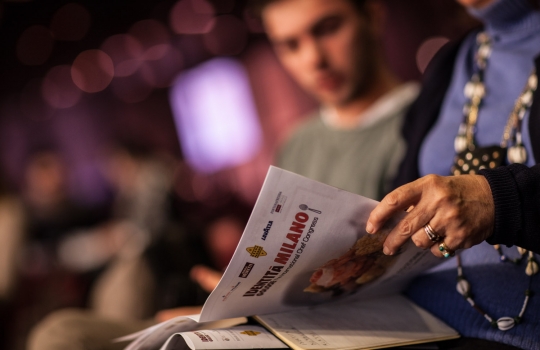 Galleria fotograficaAssalto a Kobe DesramaultsEmilie Rey ed Eric Pras: coppia dolce"Percorsi" di Gianluca Fusto: doppia presentazione del libro, doppi applausiThe Fat Duck Trio: 5 anni dopo Heston Blumenthal, il ristorante di Bray torna sul palco milanese con James Petrie, Jonny Lake e Hideko KawaHeinz Beck e il suo braccio armato dolce Giuseppe AmatoMassimiliano Alajmo: J come PjizzaFabio Barbaglini, Ezio Santin e Massimiliano Alajmo: dietro al maestroI fratelli Castanho: l'Amazzonia di Belem&nbsp;Rafa Pe&ntilde;a e il suo aiutante: giovent&ugrave; catalanaFrancesca Barberini, Andrea Petrini, Bertrand Gr&eacute;baut e Theo DanyAngel Leon, il pesce alle Colonne d'ErcoleGiulia Corradetti, Magnus Nilsson e Lisa MarchesiRyan Clift: il cocktail-pairingCarlo Cracco e Matteo Baronetto: le basi dell'acidoOscar Farinetti e Clement VachonMassimo Bottura. Sullo sfondo, Davide Di Fabio&nbsp;Il giubilo di Dominique PersooneDavide Scabin e il suo secondo Giuseppe RambaldiTonino Cannavacciuolo e Gennaro EspositoPieter LonnevilleNella selva di arti, Gert De MangeleerGianluca Fusto, spettatore del Dossier DessertIrina Freguia e Ivan CrispoMaxime Meilleur: superlativoLo squadrone del Coq di Lorenzo Cogo