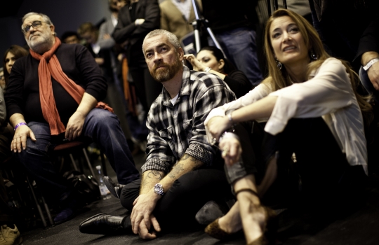 Galleria fotograficaDa sinistra, Massimiliano Alajmo delle Calandre di Rubano (Padova), Corrado Assenza&nbsp;del Caff&egrave; Sicilia di Noto (Siracusa) e Aimo Moroni del Luogo di Aimo e Nadia a MilanoUn sorridente Moreno Cedroni, cuoco della Madonnina del Pescatore di Senigallia (Ancona)A sinistra Paolo Marchi, a destra Claudio Ceroni. I due vertici di Identit&agrave; GoloseRoberto Restelli, a lungo curatore dell'edizione italiana della Guida MichelinLuciana Bianchi, giornalista italo-brasilianaGiuliano Baldessari, sous chef delle Calandre di Rubano,&nbsp;Padova; Alfredo Pratolongo, direttore comunicazione e affari istituzionali Heineken Italia e Paolo MarchiRodrigo Oliveira, cuoco paulista del Mocot&ograve;Pausa caff&egrave; allo spazio LavazzaDa sinistra, il giornalista Stefano Vegliani, il cuoco Carlo Cracco e il suop sous chef Matteo BaronettoMassimo Bottura dell'Osteria Francescana di Modena e Matteo Baronetto del ristorante Cracco di MilanoIl giornalista Gabriele Zanatta con Riccardo Monco e Italo Bassi, chef dell'Enoteca Pinchiorri di FirenzeRoberto ed Enrico (Bobo e Chicco) Cerea del ristorante Da Vittorio di Brusaporto (Bergamo)Alessandra Rotondi, sommelier romana di stanza a New YorkMatteo e Camilla Lunelli di Cantine Ferrari premiano i fratelli CereaGiulia Corradetti di Identit&agrave; Golose e Davide Scabin, chef del Combal.Zero di Rivoli, TorinoPremiati Oleifici Barbera premia Missy Robbins, cuoca americana di A Voce a New York. A destra, Paolo MarchiIl giornalista Andrea PetriniRosita Dassisti e Claudio Ceroni&nbsp;di Magenta BureauDi spalle, Marco Bolasco, direttore editoriale di Slow Food e Paolo Lopriore, cuoco del Canto di SienaChiara Quaglia e Piero Gabrieli di Molino Quaglia premiano il "pizzaiolo" Simone Padoan de I Tigli di San Bonifacio a VeronaMassimo Bottura, Osteria Francescana, ModenaEnzo Vizzari, direttore delle Guida ai Ristoranti Espresso e Paolo Marchi