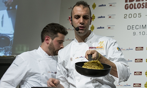 Galleria fotografica






Lello Ravagnan, Grigoris a Chirignago (Mestre, Venezia)








Loretta Fanella, pasticcera di Fiuggi








Daniela Cicioni, cuoca vegana





