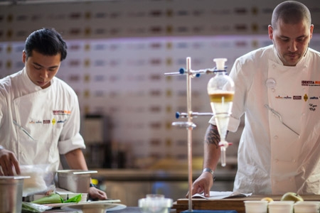 Galleria fotografica






Francesca Barberini, Andrea Petrini, Bertrand Grébaut e Theo, sommelier di Septime








Angel Leon








Magnus Nilsson tra Giulia Corradetti e Lisa Marchesi dell'organizzazione di Identità








Roberto Filippelli, responsabile marketing e comunicazione di Fontanafredda, premia Massimo Spigaroli, Artigiano del Gusto 2013, chef dell'Antica Corte Pallavicina di Polesine Parmense (Parma)








Consegna del premio "Amici di Identità Golose" al fotografo Bob Noto, al giornalista Roberto Perrone e al regista Elvio Gorelli








Il presidente dell'Ente bilaterale nazionale del turismo e vicepresidente di Fipe Alfredo Zini consegna il premio Identità Vincenti a Milano a Enrico Merli McClure e Giovanni Ruggieri, direttore e chef del ristorante Il Refettorio di Milano





