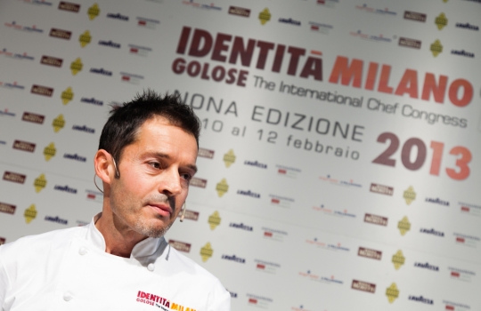 Galleria fotografica






Attovagliati a Identità di Sala, Mariella Cedroni e Massimo Bottura








Renato Bosco








Seconda edizione di Identità di Pizza








Lello Ravagnan da Chirignago








Beppe Palmieri, glocal di sala













Rossella Gardini, Gianluca Biscalchin, Roberta Schira e Paolo Marchi








Rossella Gardini








Gianluca Biscalchin, Gianluca Fusto e Carla Icardi








Sotto i cioccolatini, Cristina Viggè








Gianluca Biscalchin, presentatore di Identità Libri








Camilla Baresani, Viviana Varese e Fiorenza Auriemma








Sandra Ciciriello, passione ittica








Camilla Baresani, Licia Granello e Maida Mercuri








Gianluca Biscalchin e Andrea Vitali








Francesco Apreda








Francescon Apreda e Antonio Paolini








Paolo Marchi presenta la sua ultima fatica editoriale








Il team di Guido Tommasi, presente con due titoli: Pan'Ino e Cucina di Roma e del Lazio








Leonardo Romanelli








 Cinzia Benzi, musa del Sauternes con Laura Di Cosimo








Simone Salvini e Marco Bianchi








Matteo Baronetto, 18 anni di pasta da Cracco 








Roberto Petza: la pasta e la Sardegna








Assaggi everywhere








Domenico Della Salandra, colonna in cucina








Fran Rizzuti, pasta lucana








Christian Milone, democrazia della pasta








Eleonora Cozzella tira le fila della giornata della pasta. A destra, Anthony Genovese








Davide Scabin, lasagne spaziali








Riccardo Felicetti e Alessandro Gilmozzi








Luciano Monosilio: carbonaro fino al midollo








Simone Salvini e Lisa Casali








Luigi Taglienti: c'è dell'aglio nell'acqua di cottura








Virgilio Martinez e l'ombra di Federico De Cesare Viola, presentatore dalla sala a Identità Naturali








Lisa Casali, presentatrice di Identità Naturali








Marta Grassi, il tempo delle mele








Nicola Portinari e Lisa Casali








Pier Giorgio Parini








Niko Romito








Rodrigo De La Calle








Roberto Petza: pasta e Sardegna








Davide Groppi e la luce come ingrediente








Josep Roca, il vertice di sala del Celler








Alessandro Pipero, maitre Re Mida: quel che tocca diventa stellato (Michelin)








Mise en place nella sala








Federico De Cesare Viola, tessitore della giornata di Identità di Sala








Raffaele Alajmo








Petza con Giuseppe Carrus, co-presentatore della giornata di Identità Sarde








 Umberto Giraudo e Marco Reitano, le colonne della Pergola








Elio Sironi e Gilberto Arru, co-presentatore di giornata








Antonio Santini, leader maximo di sala








Piero Gabrieli e Corrado Assenza








Pizze, pizze, pizze








Corrado Assenza, Francesca Barberini e Simone Padoan








Franco Cazzamali, macellaio prestato alla pizza








Franco Pepe e Francesca Barberini








Manuele Senis e Mario Tirotto, nuove leve sarde








Francesco Salvo, pizza dal Vesuvio, relatore a Identità col fratello Salvatore





