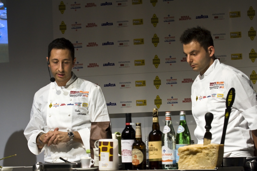 Galleria fotografica






Simone Salvini sul palco: "Il magnifico mondo dei legumi - Un sano equilibrio tra tradizione e creatività!"





