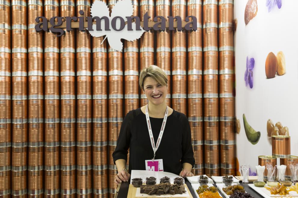 Galleria fotografica






Acetaia Giusti - Il Gran Deposito Aceto Balsamico di Giuseppe Giusti, la più antica azienda produttrice di Aceto Balsamico di Modena fondata nel 1605, ha portato al congresso l’intera Collezione Storica Giusti, una selezione di pregiati aceti balsamici invecchiati fino a 100 anni, assieme a un panettone all’aceto balsamico creato per Acetaia Giusti dall’Antica Pasticceria Muzzi. «Il nostro aceto è sempre in viaggio – ci ha raccontato Claudio Giusti – E' molto interessante vedere come viene utilizzato nelle cucine fusion di tutto il mondo, in Giappone, in Korea e nelle cucine americane e sudamericane». A Identità Golose il Banda Rossa, un aceto balsamico che invecchia in antiche botticelle risalenti al 1600, è stato in assoluto il preferito dagli chef






