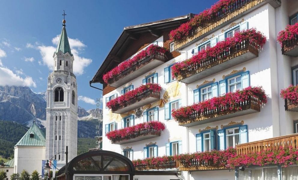 Ancora Cortina, rinascita di un’icona: com’è l'hotel-gioiello delle Dolomiti (e cosa si mangia)