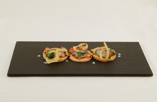 Galleria fotograficaIl Teatro del Gusto, al terzo piano della Citt&agrave; del Gusto del Gambero Rosso a Roma, Il teatro ha ospitato la finale della prima edizione del Premio Birra Moretti Grand Cru.Paolo MarchiFederico de Cesare Viola, giornalista, e Alessandra Medolago, titolare di Cantiere di Comunicazione.Alberto Rini con la sua assistente
&nbsp;La Pasta e fagioli di Alberto Rini
&nbsp;Giovanni Sorrentino con il suo assistente
&nbsp;Il Tiramis&ugrave; di Antonio Cuomo
&nbsp;Baccal&agrave; confit in grasso d'oca con mostarda di zucca al cren e laccatura di Birra Moretti Gran Cru di Daniele Zennaro
&nbsp;Giuliano BaldessariIl Carpaccio di manzo al ginepro di Giuliano BaldessariIl Ghiacciolo di birra di Giuliano BaldessariMario CapitaneoMelanzane e birra di Mario CapitaneoL'Oro di Napoli di Mario Strazzullo
&nbsp;Miah Sohel e il suo assistente
&nbsp;La terra incontra il mare di Miah Sohel
&nbsp;