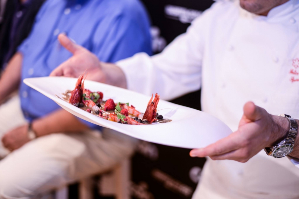 Photogallery






BARI. A curious audience in the Coin store in Via Noicattaro, inside shopping centre Casamassima









BARI. The speakers with Paolo Marchi were Felice Sgarra (in the photo), chef at restaurant Umami in Andria and Vincenzo Del Monaco of Bottega del Monaco in Grottagle (Taranto)






