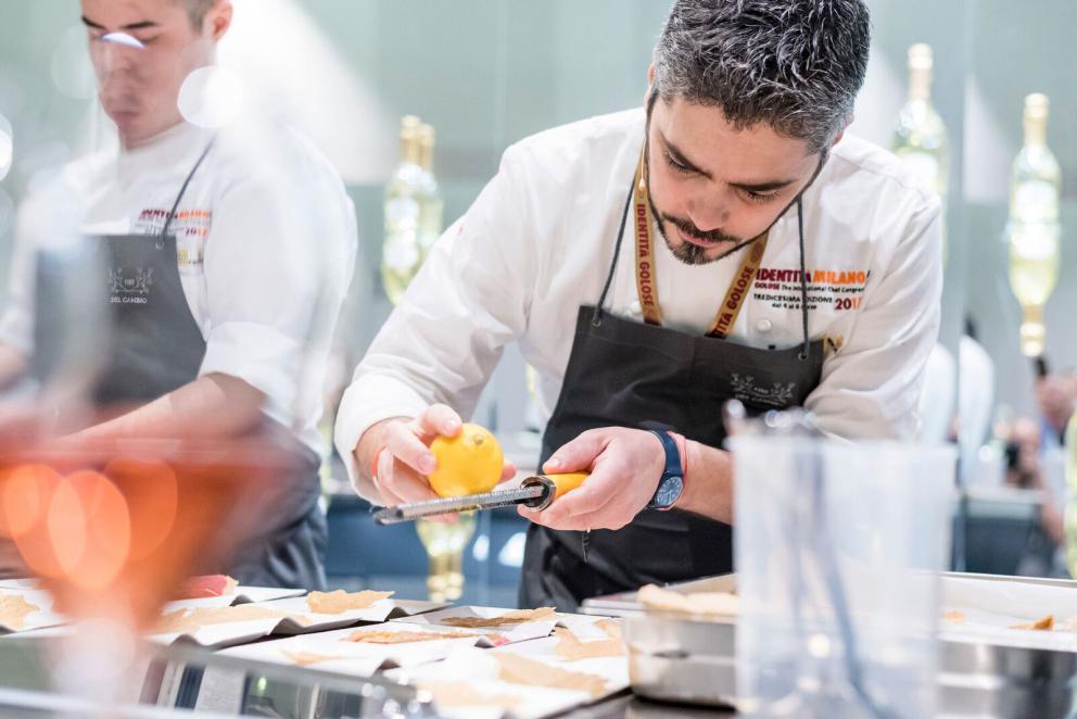 Galleria fotografica






Massimiliano Blasone a Identità di Champagne. Tutte le foto sono di Brambilla-Serrani














Matteo Baronetto






