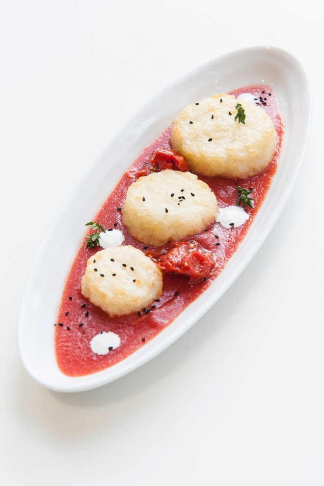 Galleria fotografica











 Da sinistra: Paolo Marchi, Gianluca Gorini, Helmuth Köcher, Niccolò Rizzi, Christian Milone, Giuseppe Iannotti













 Massimo Bottura








 Da sinistra: Massimo Bottura, Helmuth Köcher, Antonio Borruso, Giorgio e Gian Pietro Damini, Paolo Marchi








 Davide Oldani e Ugo Alciati




























 Ugo Alciati - Bianco Alciati








 Enrico Bartolini - Melanzana rossa alla brace





