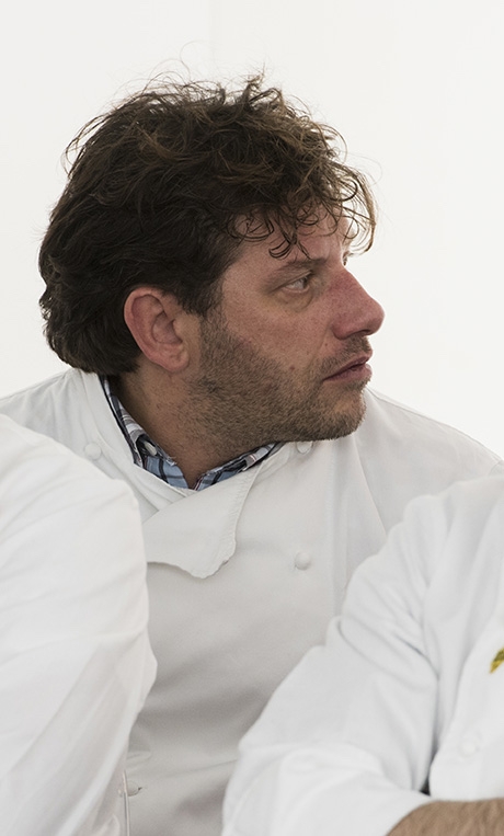 Galleria fotografica






Fabio Abbattista, Leone Felice, Erbusco (Brescia)
«Vorrei che emergesse tutta la nostra capacità di innovare e di organizzare con semplicità anche gli eventi più importanti»








Ugo Alciati, Guido, Costigliole d’Asti (Asti)
(Italian & international best chefs, 6-10 maggio)
«Vorrei tante cose, con una ciliegina sulla torta: che il mondo intero capisse quanto siamo bravi a cucinare»








Matteo Baronetto, Del Cambio, Torino
«Vorrei che si consolidasse il sistema paese. Che i cuochi marciassero uniti fino a un pensiero unico, rispettoso di tutte le sfaccettature»








Italo Bassi, Enoteca Pinchiorri, Firenze (in foto, a sinistra)
«Vorrei che si desse inizio a un nuovo Rinascimento italiano, fondato sul cibo»





