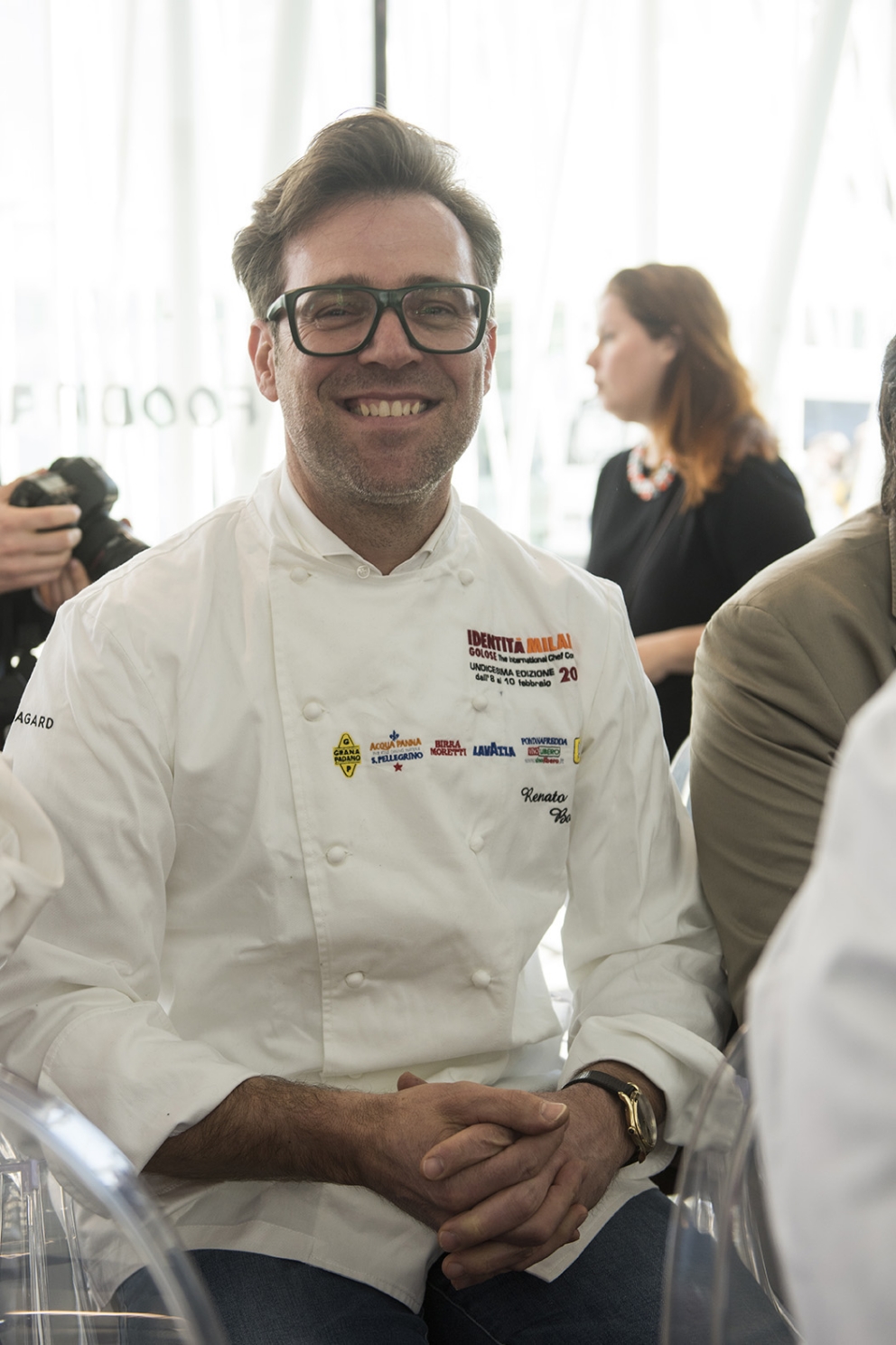 Galleria fotografica






Fabio Abbattista, Leone Felice, Erbusco (Brescia)
«Vorrei che emergesse tutta la nostra capacità di innovare e di organizzare con semplicità anche gli eventi più importanti»








Ugo Alciati, Guido, Costigliole d’Asti (Asti)
(Italian & international best chefs, 6-10 maggio)
«Vorrei tante cose, con una ciliegina sulla torta: che il mondo intero capisse quanto siamo bravi a cucinare»








Matteo Baronetto, Del Cambio, Torino
«Vorrei che si consolidasse il sistema paese. Che i cuochi marciassero uniti fino a un pensiero unico, rispettoso di tutte le sfaccettature»








Italo Bassi, Enoteca Pinchiorri, Firenze (in foto, a sinistra)
«Vorrei che si desse inizio a un nuovo Rinascimento italiano, fondato sul cibo»








Cesare Battisti, Ratanà, Milano 
«Vorrei che fosse tutto quello che non è stato finora: uno scambio di informazioni tra culture per nutrire veramente il pianeta»








Andrea Berton, Berton, Milano
(Contemporary italian chefs, 1-2 giugno)
«Vorrei che tutti quelli che passano a Rho capissero quanto sia diventata straordinaria la qualità del cibo oggi in Italia»





