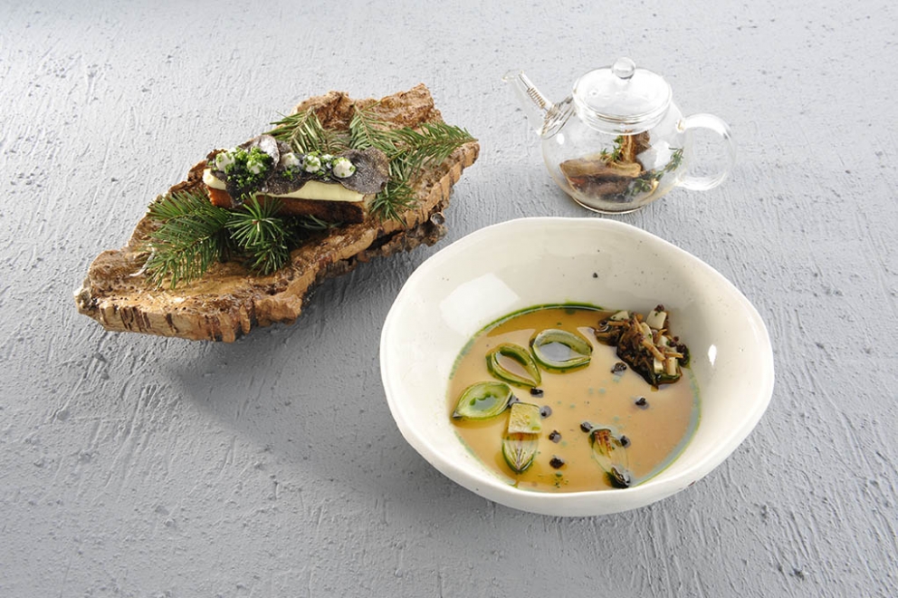 Photogallery






RUSSIAN DEBUT. Viola Cateni of Identità Golose with Vladimir Mukhin, White Rabbit in Moskow








SUBLIMATION OF LEFTOVERS. Massimo Bottura








SOUTHERN UNITED STATES. Sean Brock of Husk, Charleston








HEALTH AND TASTE. Heinz Beck and Francesca Barberini








EL COQ's CREST. Lorenzo Cogo, El Coq in Marano Vicentino








BLUE LAGOON. Lionello Cera, Antica Osteria Cera, Campagnia Lupia (Venice)








CHICKENS AND STARS. Gian Pietro Damini, Damini e Affini, Arzignano (Vicenza)








SILENCE AND BEAUTY. Kei Kobaiashi, a Japanese pastrychef in Paris








A HOMAGE TO GREAT SPANISH CHEFS. Josep Maria Rodriguez Guerola from Barcelona








THE TASTY KILOMETRE. Corrado Assenza, Caffè Sicilia, Noto (Siracusa)








VEGETARIAN ASCESIS. Pietro Leemann, Joia, Milan








KING OF THE KITCHEN GARDEN. Enrico Crippa, Piazza Duomo, Alba (Cuneo) 








GEOMETRICAL INTELLIGENCE. Davide Scabin, Combal.zero, Rivoli (Torino)








ETHICS AND RESPONSIBILITY. Davide Oldani, D'O, Cornaredo (Milan)








ESTEROFILIA? WHAT IS IT? Fabio Pisani e Alessandro Negrini, Aimo e Nadia, Milan








PASSATELLI IN PARADISE. A Massimo Bottura's dish








IN LOVE WITH 'NDUJA. Bryce Shuman, Betony, New York








CHEF AND SOUS-CHEF. Carlo Cracco e Luca Sacchi, Cracco, Milan








PINK BLOOD. PInk bloody rice by Christian Milone, Gastronavicella della Trattoria Zappatori, Pinerolo (Turin)








BEE COOKING. Cristina Bowerman's nest, Glass Hostaria, Rome








A 7 NOTES MENU. Enrico Bartolini, Devero, Cavenago Brianza








ALTITUDINE VERTIGO. Virgilio Martinez, Central, Lima, Perù








BY THE MAESTRO. Gualtiero Marchesi and Gianluca Fusto








VEGETARIAN TURN. Alain Ducasse and Romaine Meder, Plaza Athénéee, Paris








THE CUSTOMER IS NOT SERVED. Marco Giallini and Marco Reitano, Noi di Sala








MISTER 20 RESTAURANTS IN 4 YEARS. Jason Atherton, Pollen Street Social and lots more








THE BREAD GIANT. Great spelt bread cooked with sea herbs and five seaweeds by Gabriele Bonci, Bonci bakery, Rome








GLUTEN FREE. Sweet awakenings by Loretta Fanella








IRON ANGEL. Loretta Fanella, Borgo San Jacopo, Florence








THE DECALOGUE. Niko Romito, 3 Michelin stars in Abruzzo and lots more, including Milan








FRIED DELIGHTS. Fried grain by Renato Bosco








MY BELOVED SPECK. Riccardo Gaspari, El Brite de Larieto, Cortina d'Ampezzo (Belluno)








EARTHY PIZZA. Turnip di Simone Padoan of I Tigli in San Bonifacio (Verona)








A SARDINIAN IN PARIS. Simone Tondo, Roseval, Paris








MOUNTAINS I LOVE YOU. Stefano Ghetta, L' Chimpl da Tamion, Trentino








ALTOPIANO MON AMOUR. Alessandro Dal Degan, La Tana in Asiago (Vicenza)





