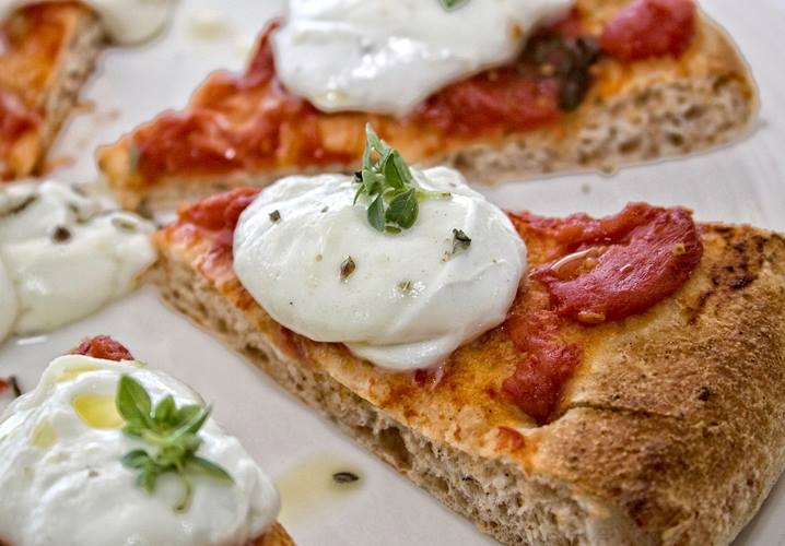 Photogallery






MAYA CALENDAR – All the 2015 communication for I Tigli will enjoy an illustration that Gianluca Biscalchin drew for the purpose: a Maya calendar representing the seasons and the ingredients Padoan usually uses





