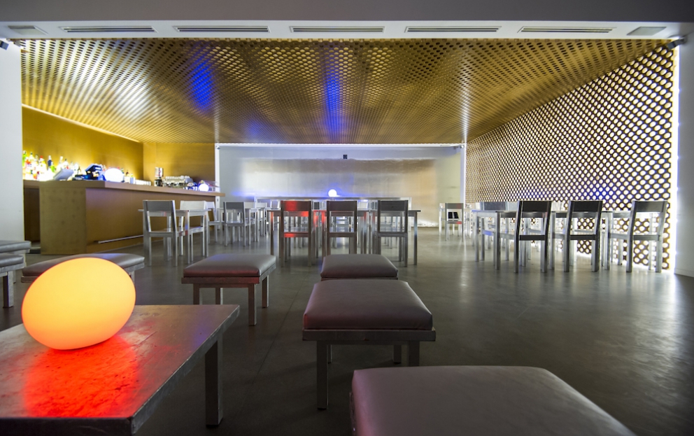 Galleria fotografica






Pomodorino ricostruito









Pasta soffiata cacio e pepe









Anatra alla plancia, puntarelle e melograno









Bottone, ostrica vs cipolla, polpo, limone e barbabietola









Banana grigliata, mandorla, cioccolato bianco e rum






