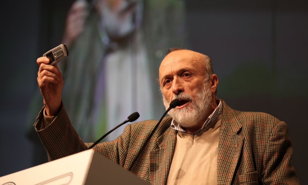 Addio a Carlin Petrini, ci ha insegnato che il cibo non è solo nutrimento