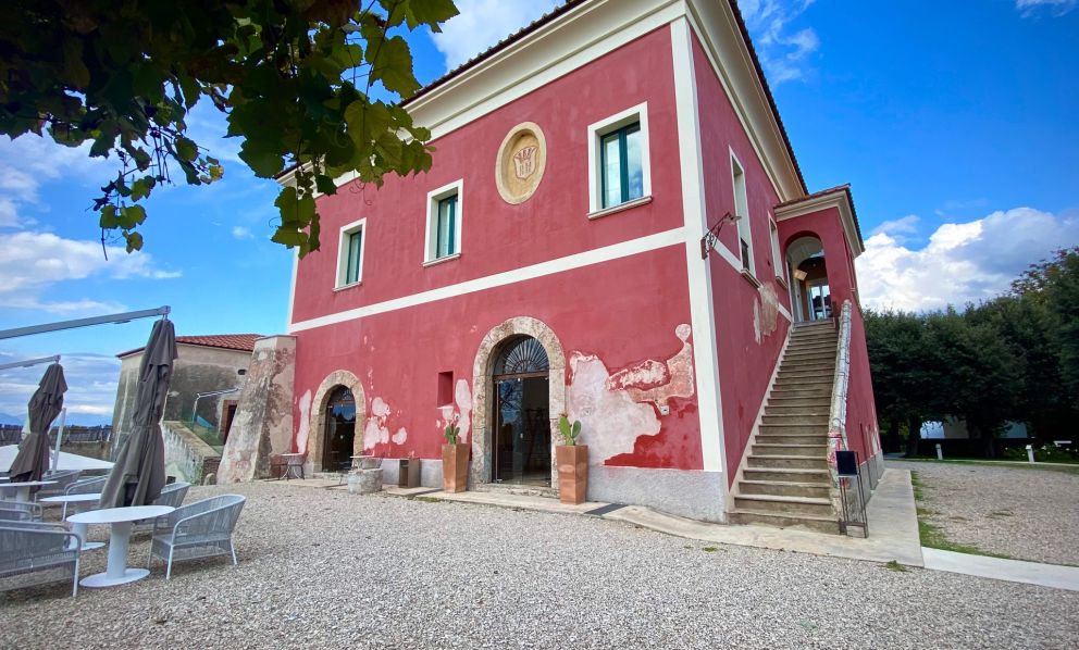 Casa Coloni e la cucina di Luigi Coppola nella Tenuta Duca di Marigliano