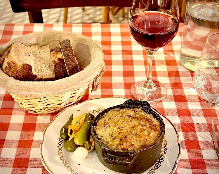 Osteria, bar à vin o bistrot? Semplicemente Chez Marius!