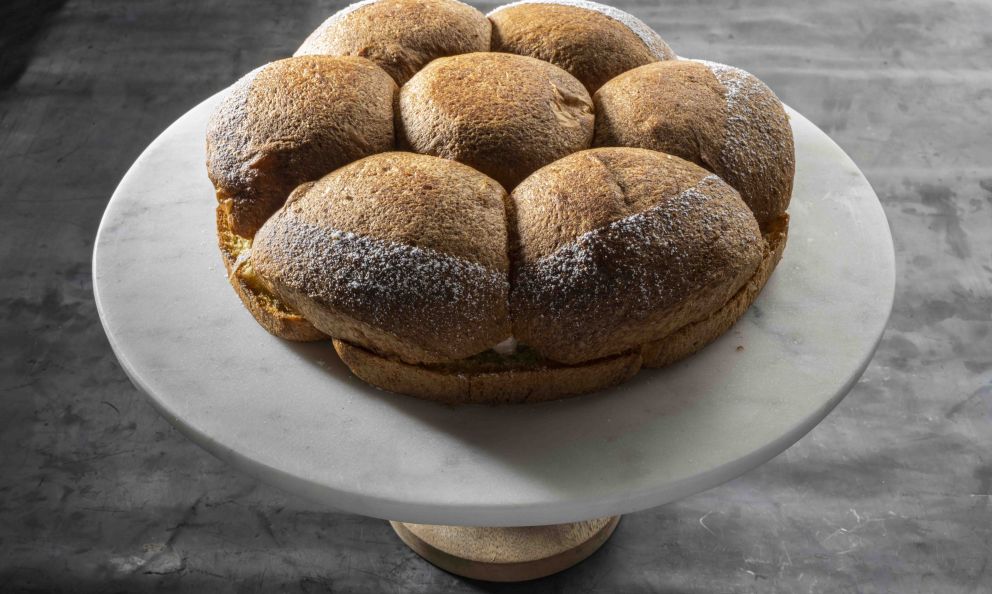 Con.divisione: Buchteln caldo e freddo, una delle due ricette presentate da Andrea Tortora (At Pâtissier a Volta Mantovana, Mantova) alla seconda edizione di Identità Gelato a Senigallia (Ancona). Tutte le foto sono di Brambilla/Serrani
