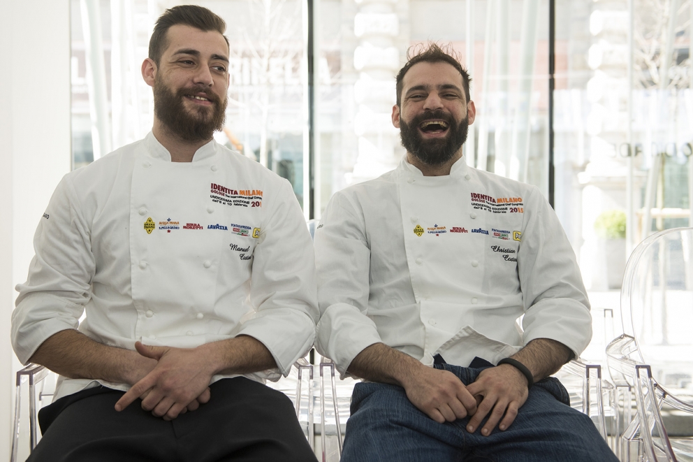 Galleria fotografica






Fabio Abbattista, Leone Felice, Erbusco (Brescia)
«Vorrei che emergesse tutta la nostra capacità di innovare e di organizzare con semplicità anche gli eventi più importanti»








Ugo Alciati, Guido, Costigliole d’Asti (Asti)
(Italian & international best chefs, 6-10 maggio)
«Vorrei tante cose, con una ciliegina sulla torta: che il mondo intero capisse quanto siamo bravi a cucinare»








Matteo Baronetto, Del Cambio, Torino
«Vorrei che si consolidasse il sistema paese. Che i cuochi marciassero uniti fino a un pensiero unico, rispettoso di tutte le sfaccettature»








Italo Bassi, Enoteca Pinchiorri, Firenze (in foto, a sinistra)
«Vorrei che si desse inizio a un nuovo Rinascimento italiano, fondato sul cibo»








Cesare Battisti, Ratanà, Milano 
«Vorrei che fosse tutto quello che non è stato finora: uno scambio di informazioni tra culture per nutrire veramente il pianeta»








Andrea Berton, Berton, Milano
(Contemporary italian chefs, 1-2 giugno)
«Vorrei che tutti quelli che passano a Rho capissero quanto sia diventata straordinaria la qualità del cibo oggi in Italia»








Renato Bosco, Saporè, San Martino Buonalbergo (Verona)
«Vorrei che il cibo diventasse il propulsore di una rivoluzione concreta del Paese»








Cristina Bowerman, Glass, Roma
(Contemporary italian chefs, 22-23 giugno)
«Vorrei che si capisse che in questo momento la cucina e la ristorazione sono motori fondamentali della nostra economia»








Daniela Cicioni, cuoca vegana
«Vorrei che, assaggiando, la gente capisse che gli alimenti di origine vegetale possono regalare esperienze soddisfacenti, appaganti e creative»





